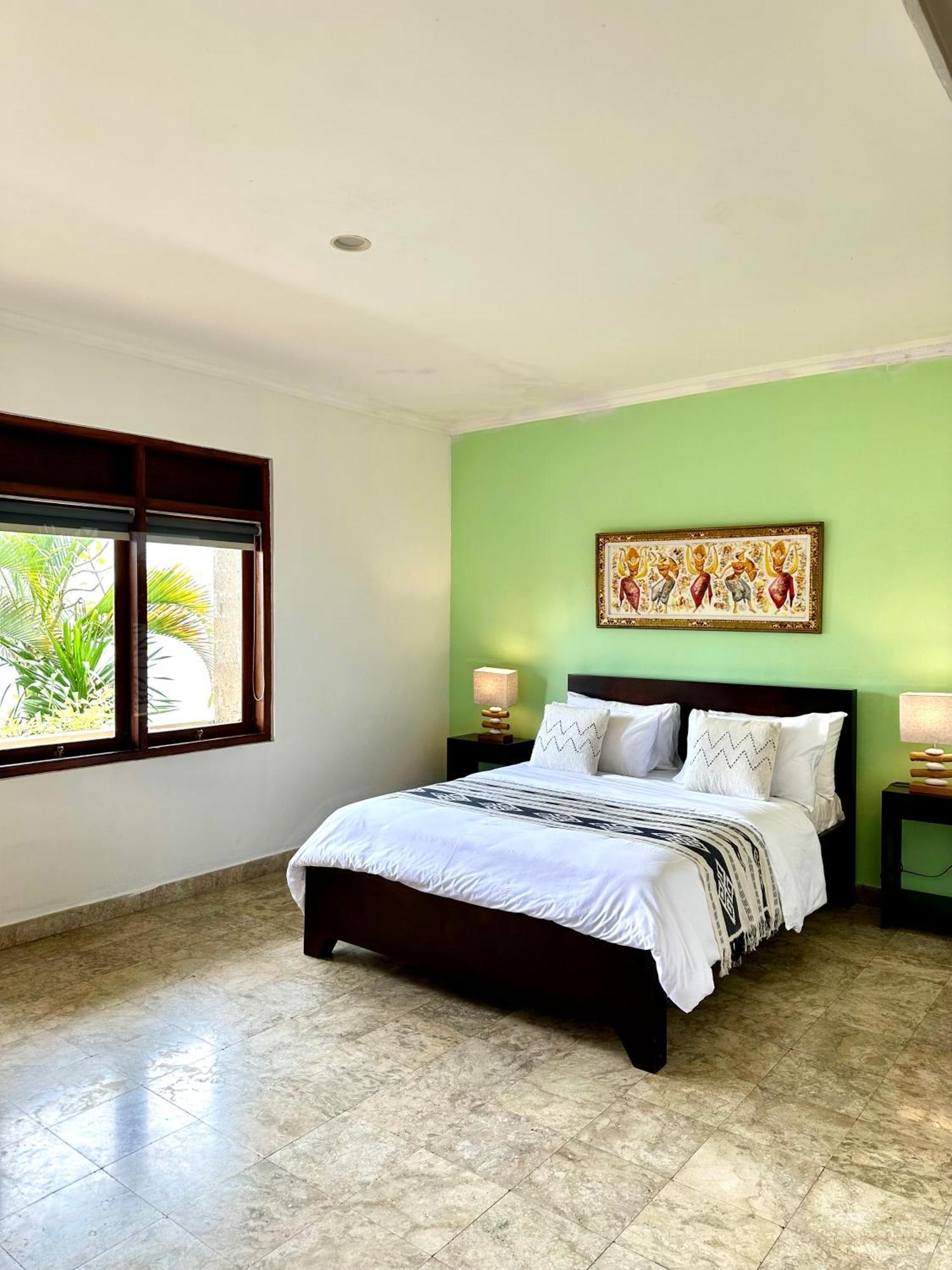 Ellies Hotel Nusa Dua  Exterior photo